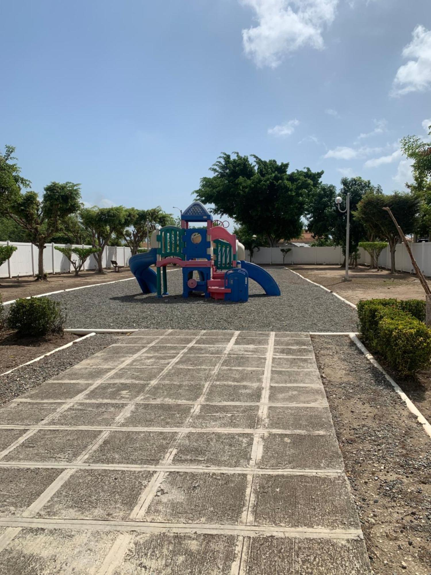 Отель Caribbean Escape Портмор Экстерьер фото